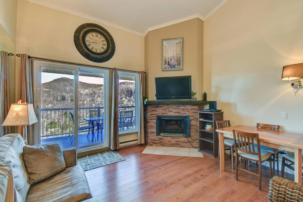 Charming Tremblant 1 Bedroom With Pool And Hot Tub Mont-Tremblant Luaran gambar