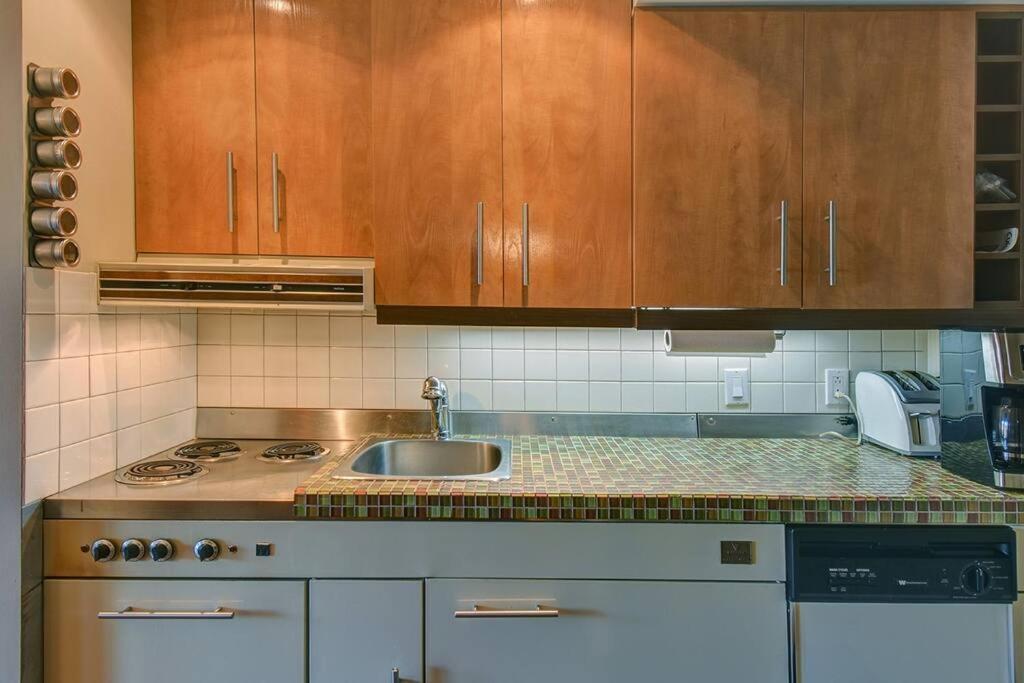 Charming Tremblant 1 Bedroom With Pool And Hot Tub Mont-Tremblant Luaran gambar